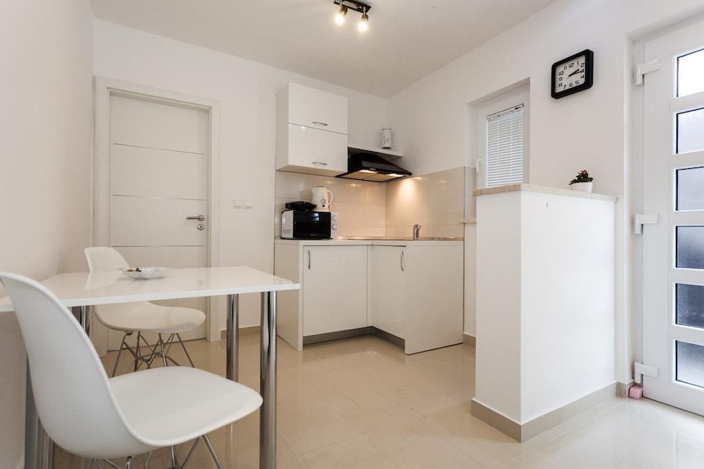 Beach Apartments Rafael Zadar Rum bild